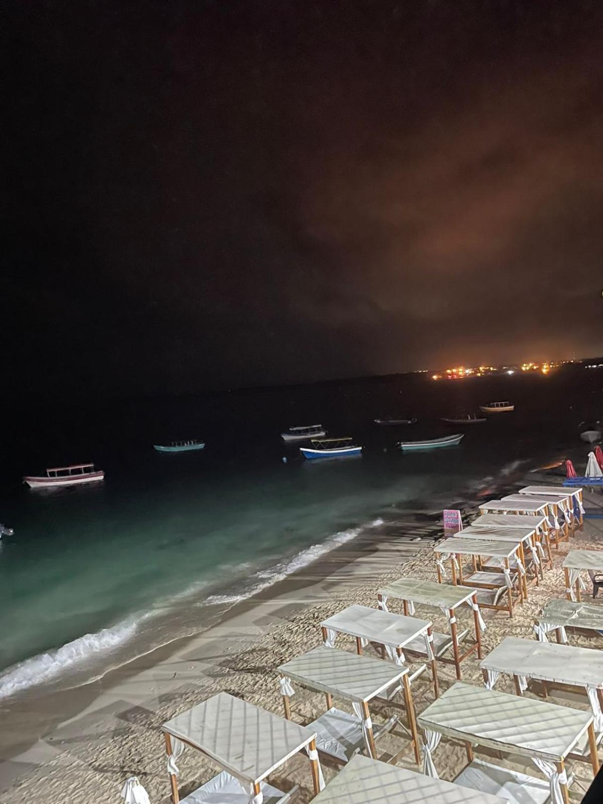 Mandala Beach Club Hotell Pendales Eksteriør bilde